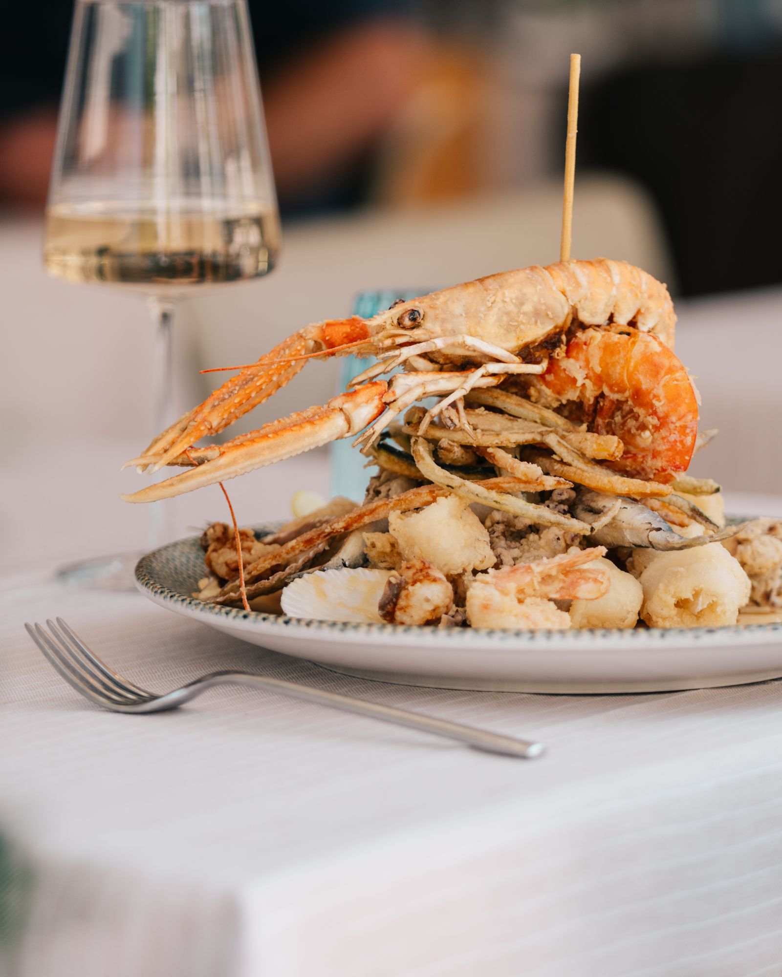 Fritto misto di scampi e calamari